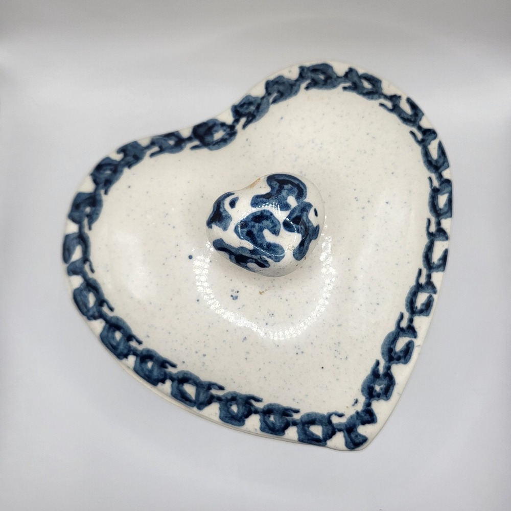 Vintage Heart Shaped Trinket Box Blue White Ceramic Spongeware Lid - Picture 6 of 9
